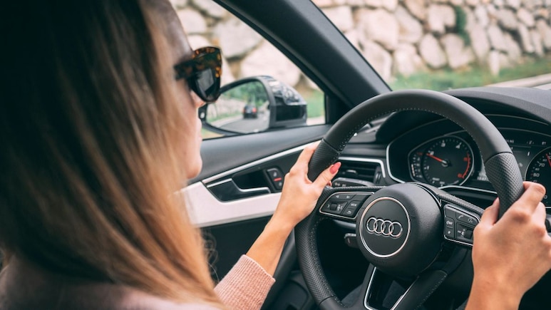 सिर्फ 1 हफ्ते में बन जाएंगे कमाल के ड्राइवर, जान लें ये 5 ड्राइविंग टिप्स