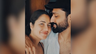 बेबी बॉय के बाद चौथी एनिवर्सरी पर पहली बार साथ दिखे विक्की कौशल और कैटरीना कैफ, शेयर की स्पेशल फोटो