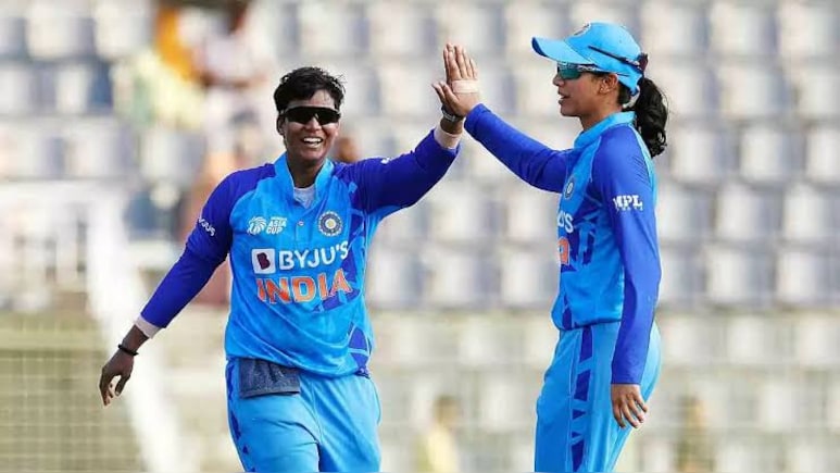IND Women vs SL Women: मंधाना, दीप्ति शर्मा और अट्टापट्टू बदलने जा रही हैं क्रिकेट का इतिहास, चौथा T20I मुकाबला बना खास