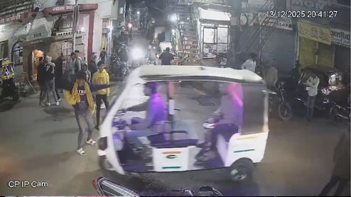 MP News: दुकान में तोड़फोड़, ऑटो चालक से मारपीट... कटरा बाजार&ndash;विजय टॉकीज रोड पर बाइक सवार बदमाशों का आतंक