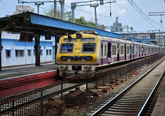 AI से तैयार की फर्जी मुंबई लोकल ट्रेन की टिकट, टीटीई ने ऐसे की असली और नकली की पहचान