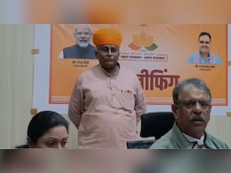 मंत्री के प्रेस कॉन्फ्रेंस में कुर्सी नहीं म‍िलने पर भड़के व‍िधायक, सवाल पर हो गए आगबबूला