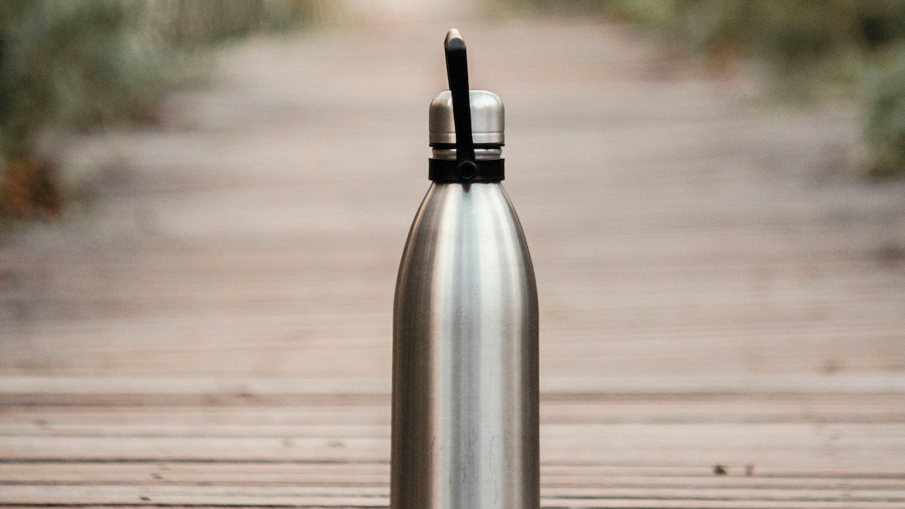 Why Your Vacuum Flask Stops Keeping Drinks Hot, Even If Its New