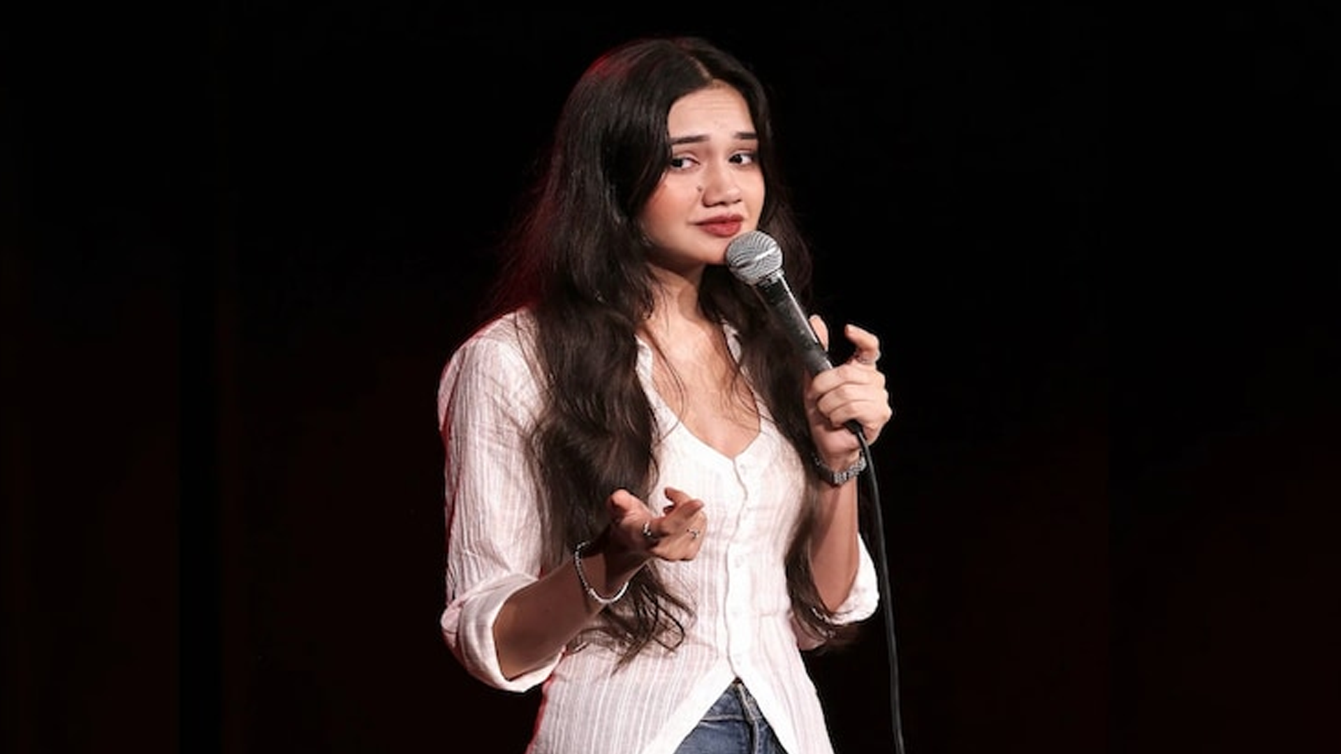 Sharon Verma's 'Free Palestine' Joke Sparks Controversy, Comedian Faces Backlash