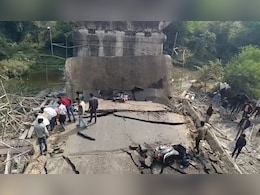 मप्र: रायसेन में 50 साल पुराना पुल ढहा, 4 लोग गंभीर रूप से घायल; मरम्मत के बावजूद MP-RDC की लापरवाही पर उठे