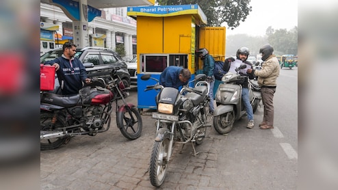 दिल्ली में GRAP-4 का असर दिखा: सड़क पर वाहनों की आवाजाही कम, 3,700 से ज्यादा चालान काटे गए