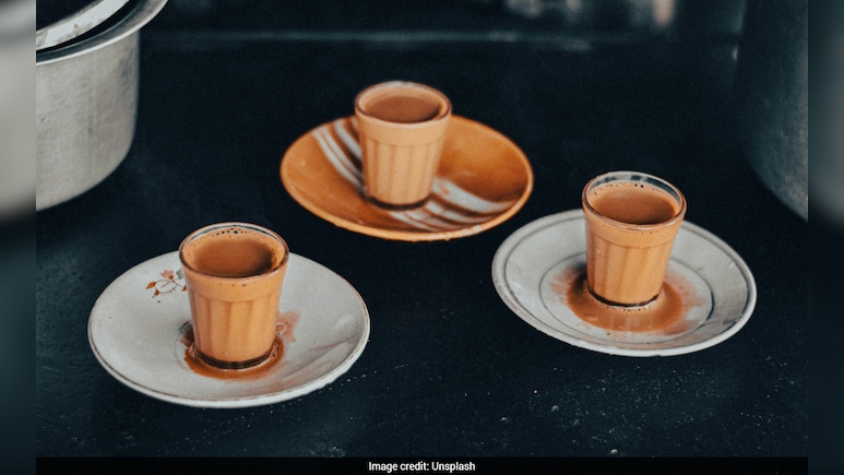 Foods To Avoid With Tea: चाय के साथ खाते हैं ये 5 चीजें? तो सेहत को हो सकता है भारी नुकसान, जानें चाय के साथ क्&zwj;या नहीं खाना चाह&zwj;िए