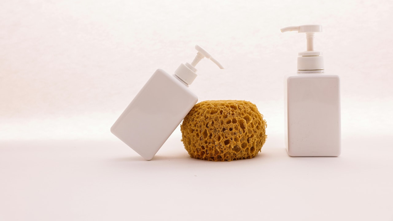 Top 7 Body Washes Under ₹400 That Hydrate, Instead Of Just Smelling Good