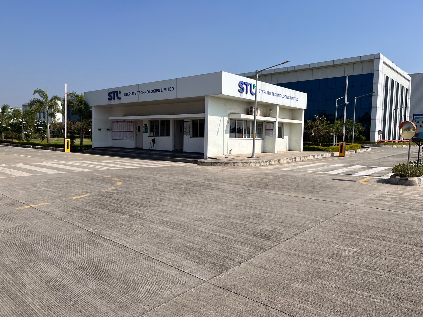 Sterlite Tech To Invest Rs 800 Crore To Expand Optical Fibre Capacity