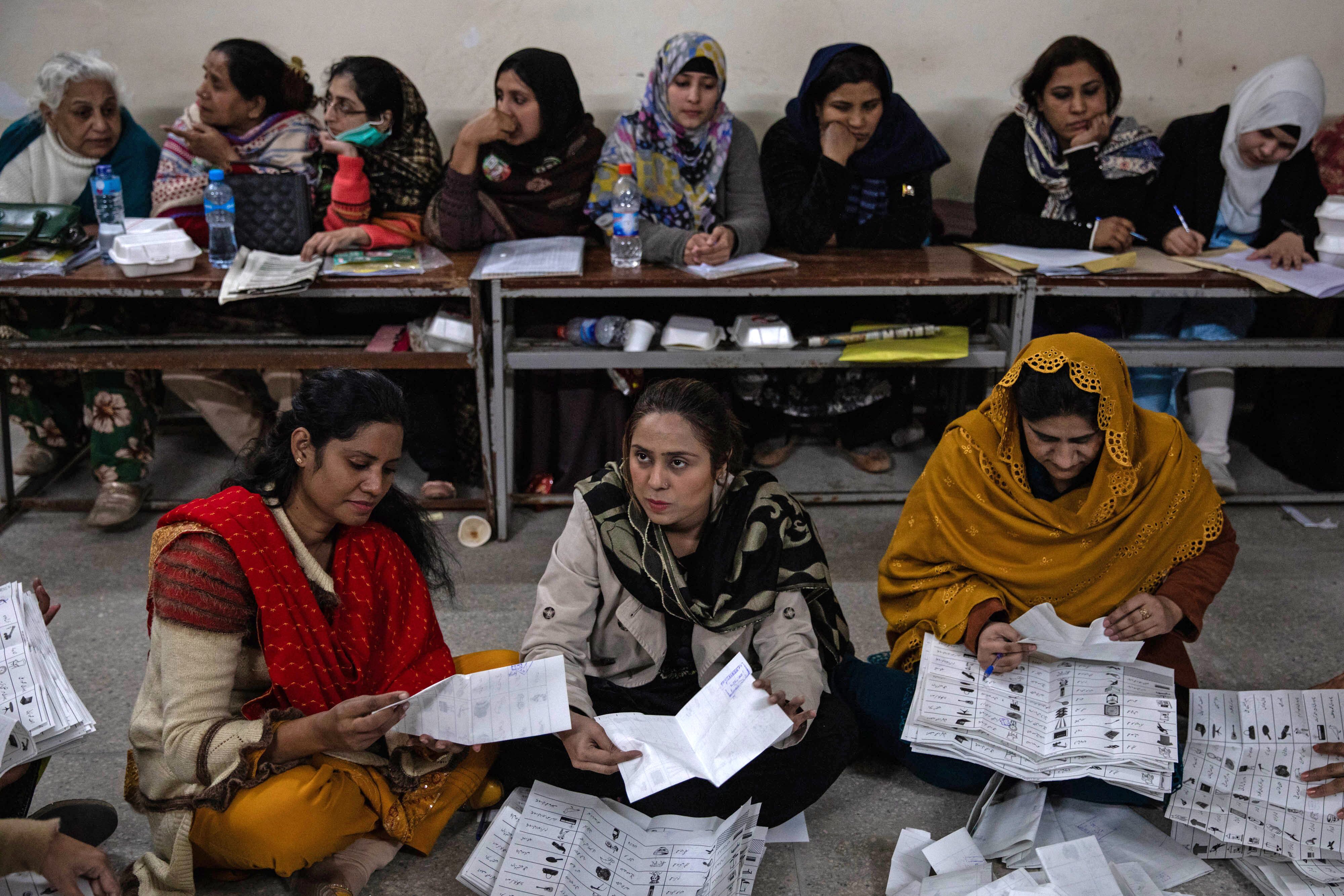 U.S. Senator Asks Pakistani Authorities To Probe Allegations Of Fraud In Feb. 8 Polls