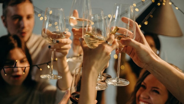 How To Host A Last-Minute Christmas Party That Everyone Will Love