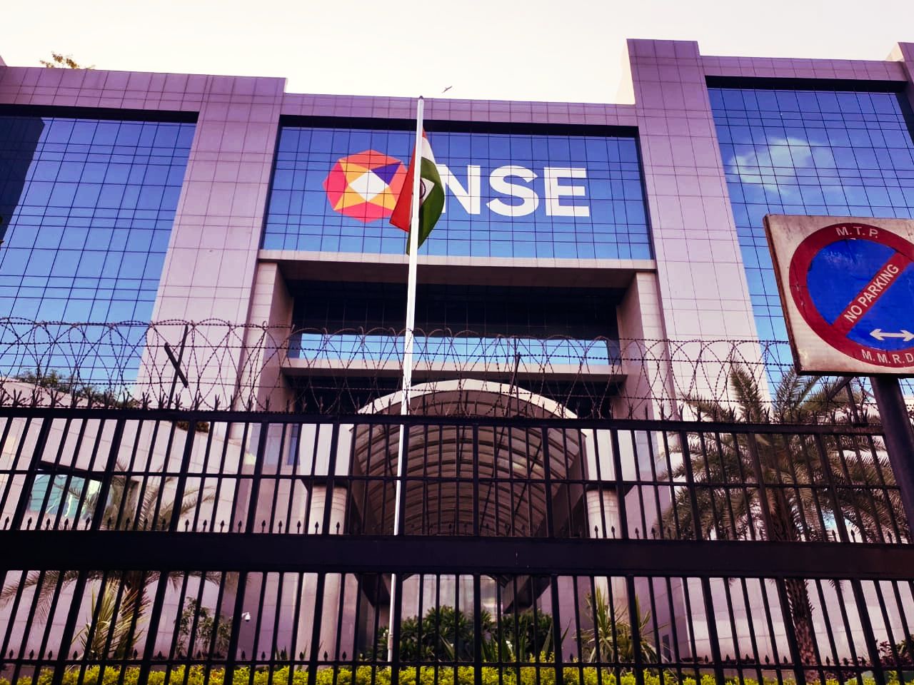 Share Market Today: Sensex, Nifty Decline As Telecom, Realty Stocks Fall; FPIs Stay Net Buyers