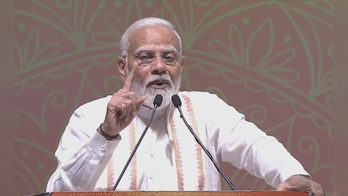 खराब मौसम से बंगाल के ताहेरपुर में नहीं उतर सका PM मोदी का हेलीकॉप्टर, कोलकाता एयरपोर्ट लौटा