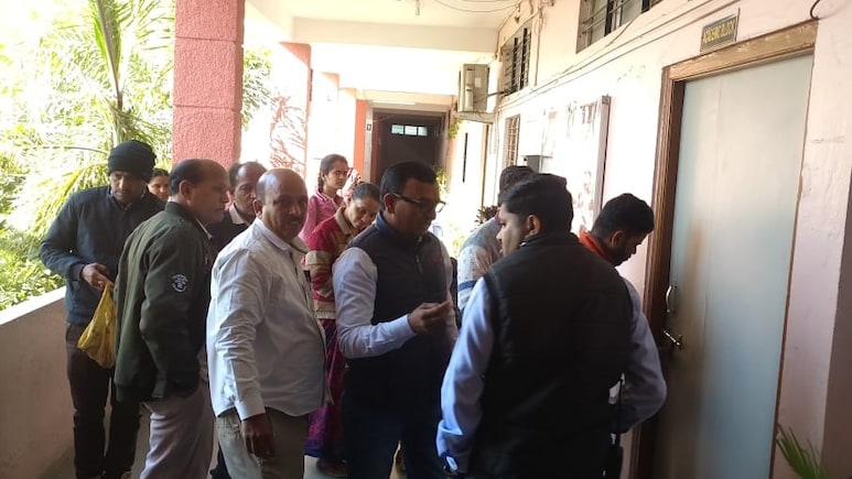 Colleges Seal in MP: एक साथ दो कॉलजों पर लगा ताला, इंदौर का खालसा तो उज्जैन का सरकारी कॉलेज सील