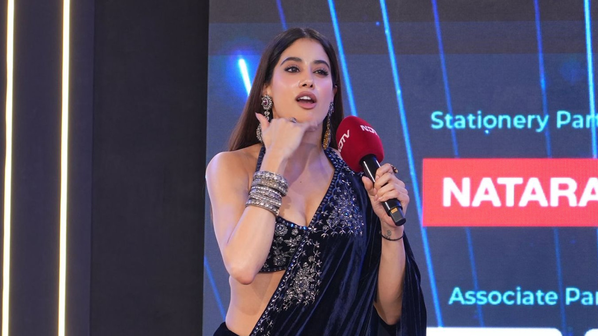 Janhvi Kapoor Mimics Chachu Anil Kapoor At NDTV Indian Of The Year 2025