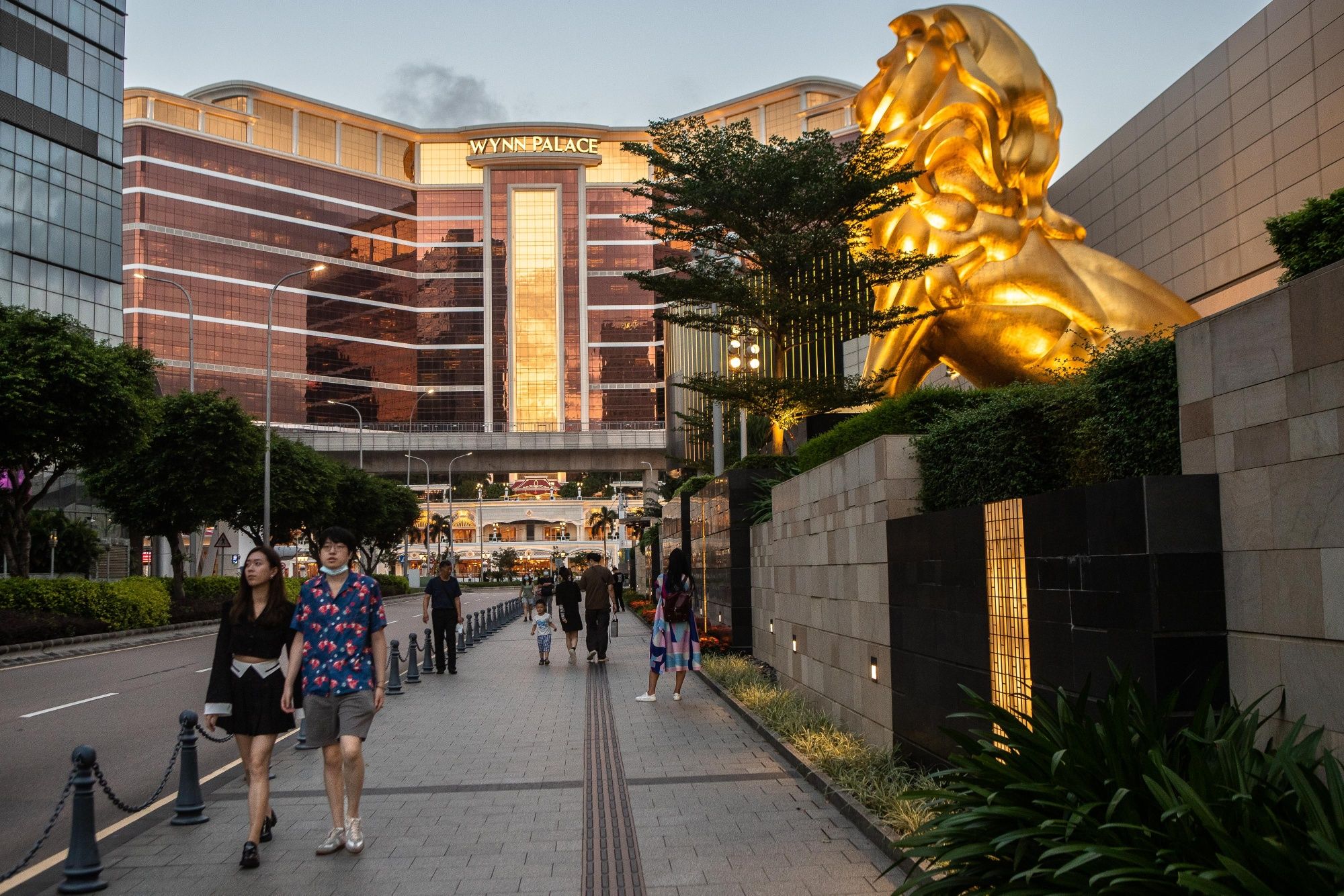 Macau Casinos Shut Thousands Of Hotel Rooms Amid Labor Crunch