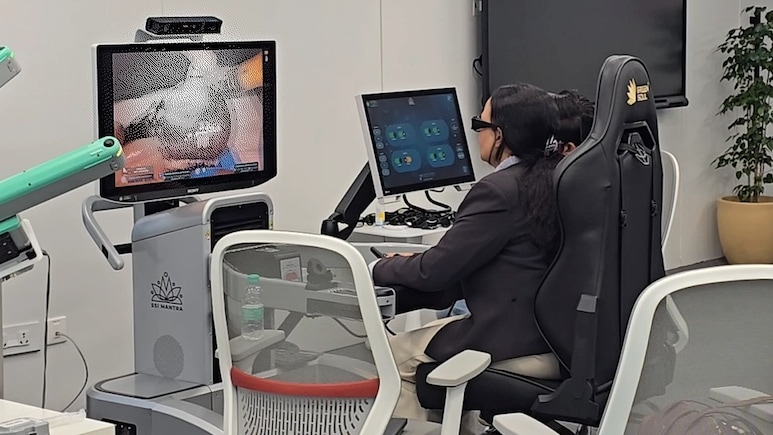 देश के पहले रोबोटिक सर्जरी सिस्टम SSII मंत्रा ने रचा इतिहास, 100 टेलीसर्जरी पूरी, जानें कैसे होती है ये सर्जरी