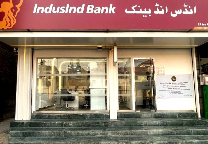 Woman Alleges Privacy Violation, Harassment By IndusInd Bank Recovery Agents In LinkedIn Post