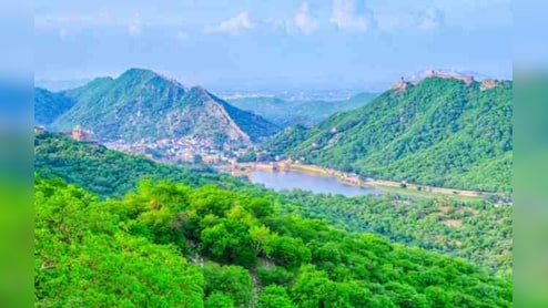 अरावली क्षेत्र में अवैध खनन पर बड़ी कार्रवाई, 16 वाहन और मशीनें जब्त