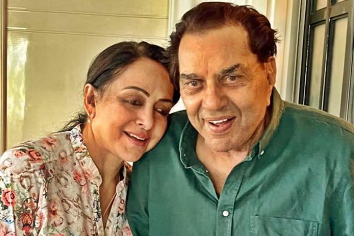After Delhi, Hema Malini Hosts Dharmendra's Prayer Meet In Mathura