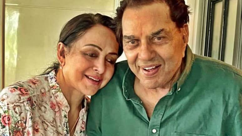 After Delhi, Hema Malini Hosts Dharmendra's Prayer Meet In Mathura