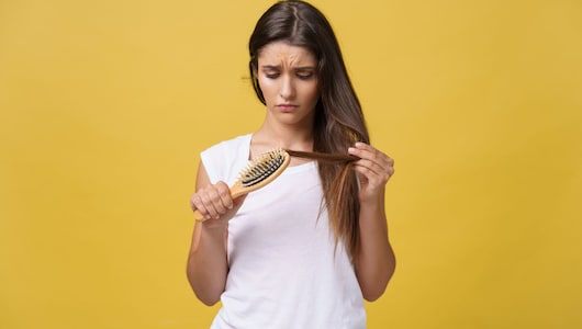 Hair fall home remedies: विंटर्स का नहीं होगा आपके बालों पर असर, इन चीजों को करना होगा ट्राई, फिर दिखेगा कमाल