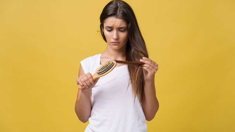 Hair fall home remedies: विंटर्स का नहीं होगा आपके बालों पर असर, इन चीजों को करना होगा ट्राई, फिर दिखेगा कमाल