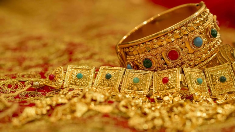 नकाबपोश बदमाशों ने गोली मारकर ज्वेलर्स को किया घायल और सोने-चांदी के आभूषणों से भरा तीन बैग लेकर हुए रफू-चक्कर