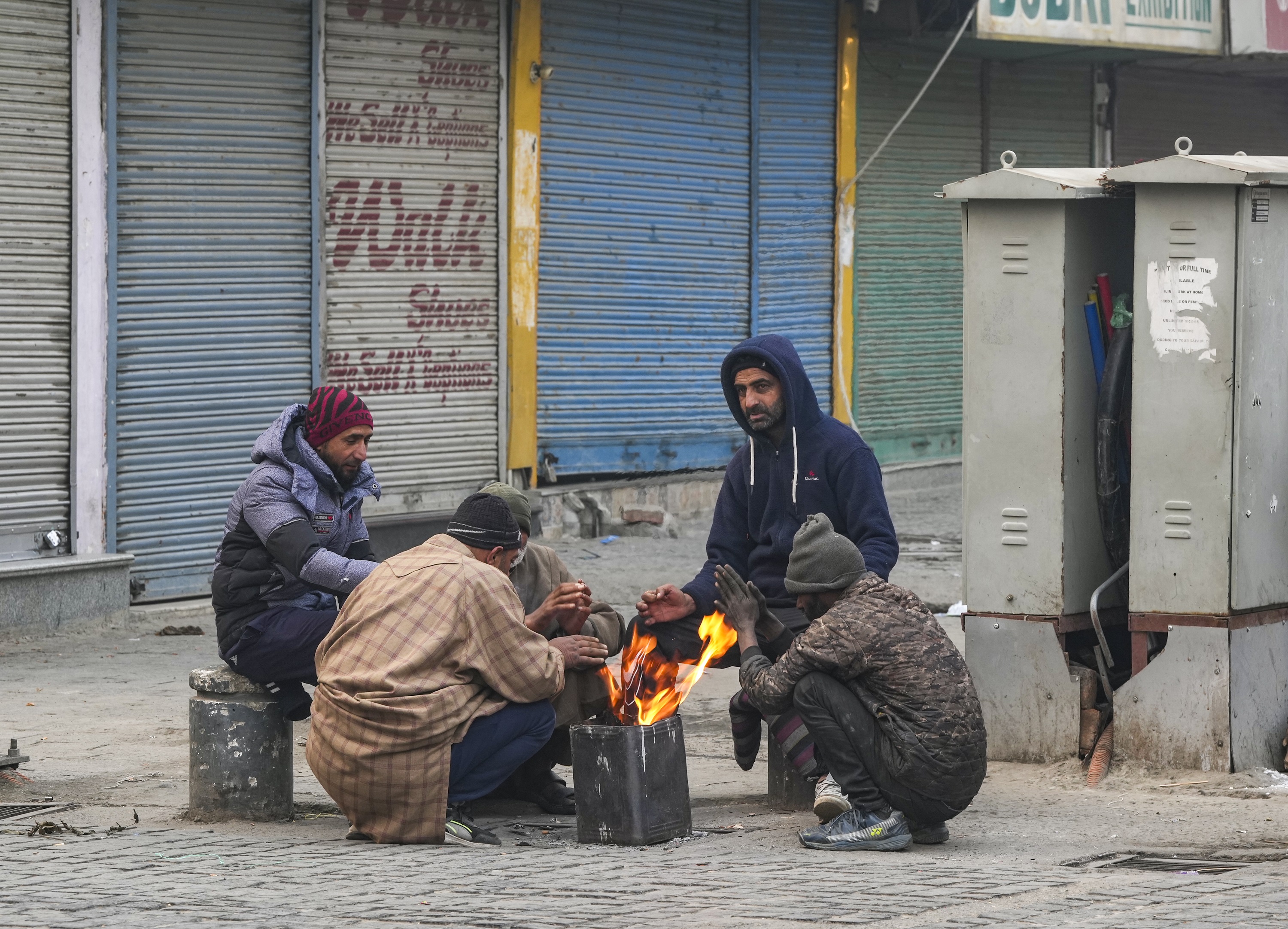 स्वेटर, टोपा निकाल लो... अब पड़ेगी गलन वाली सर्दी! UP,दिल्ली समेत इन राज्यों में चलेगी शीतलहर