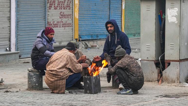 स्वेटर, टोपा निकाल लो... अब पड़ेगी गलन वाली सर्दी! UP,दिल्ली समेत इन राज्यों में चलेगी शीतलहर