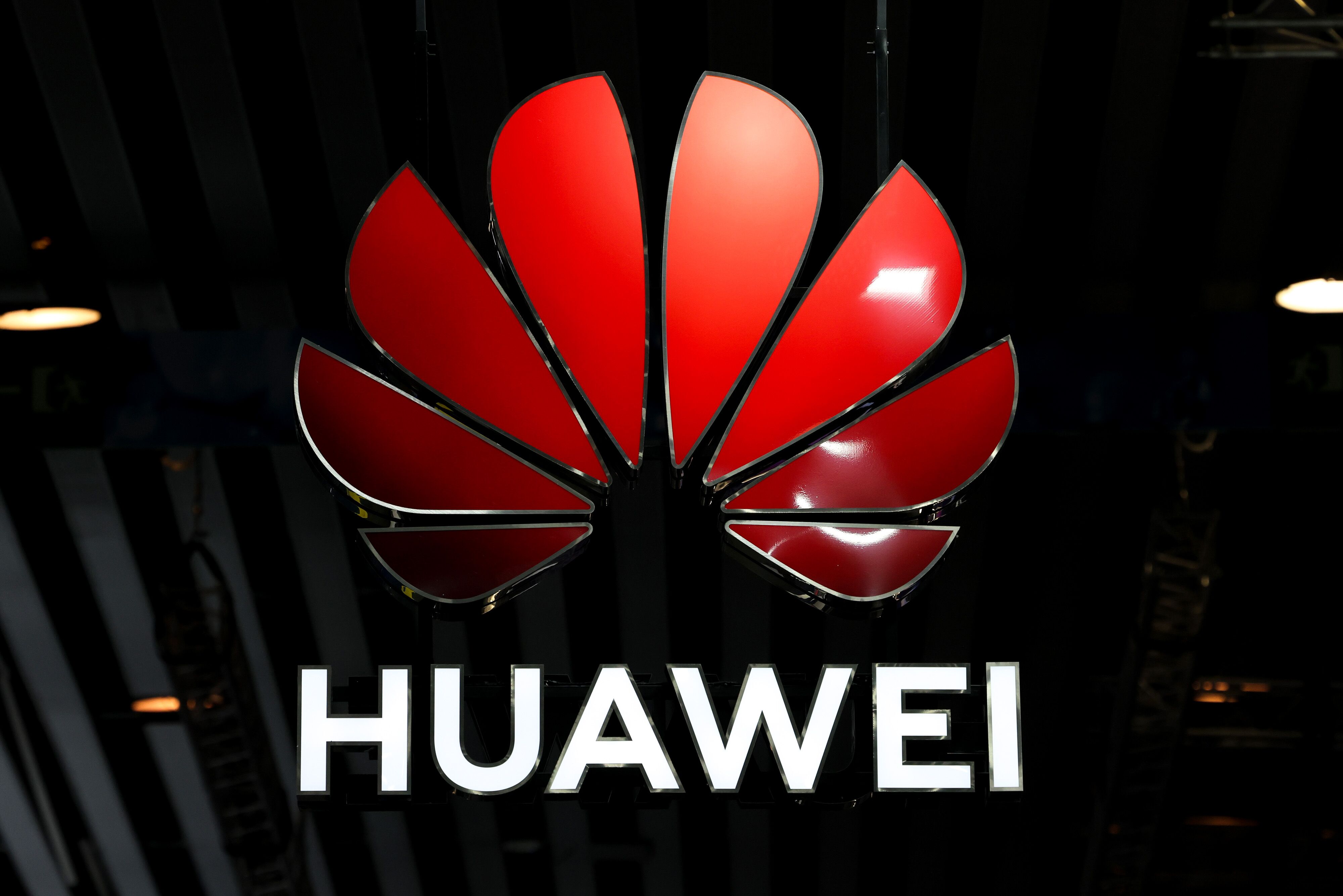 Huawei&rsquo;s Mystery Phone Rallies China In Fight Against U.S. Curbs