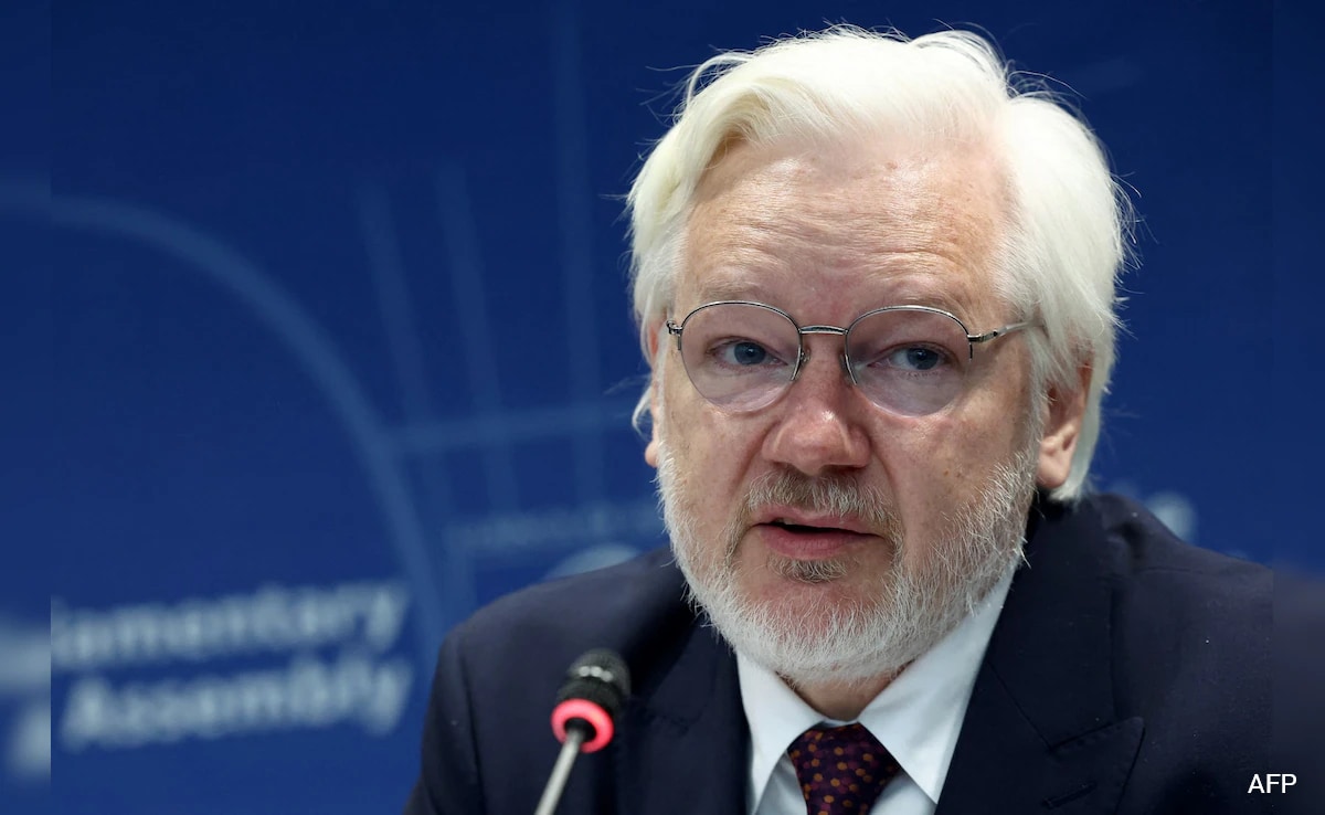 WikiLeaks' Julian Assange Sues Nobel Panel Over Peace Prize To Machado