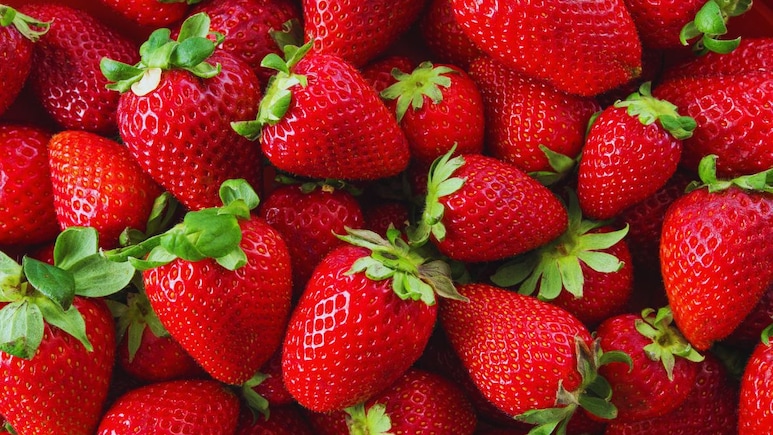 कोणत्या आजारावर स्ट्रॉबेरी पॉवरपॅक? हिवाळ्यात स्ट्रॉबेरी खाण्याचे जबरदस्त फायदे तुम्हाला माहीत आहे का?