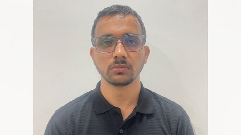 ब्लूटूथ से नकल करवाने वाला 25,000 का इनामी बदमाश गिरफ्तार, SOG की बड़ी कार्रवाई