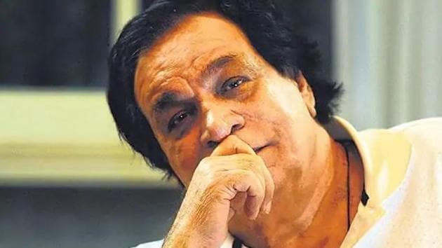 Kader Khan moved to Mumbai and began life as a civil engineering professor Kader Khan moved to Mumbai and began life as a civil engineering professor
