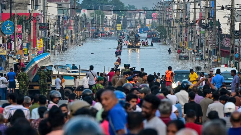 पाकिस्तान ने फिर फैलाई फेक न्यूज! श्रीलंका की मदद के लिए भारत ने 4 घंटे में ही दी प्लेन ले जाने की परमीशन