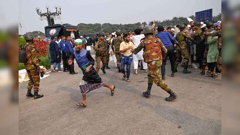 बांग्लादेश में भारतीय सहायक उच्चायोग कार्यालय और वीजा केंद्र पर बढ़ाई गई सुरक्षा
