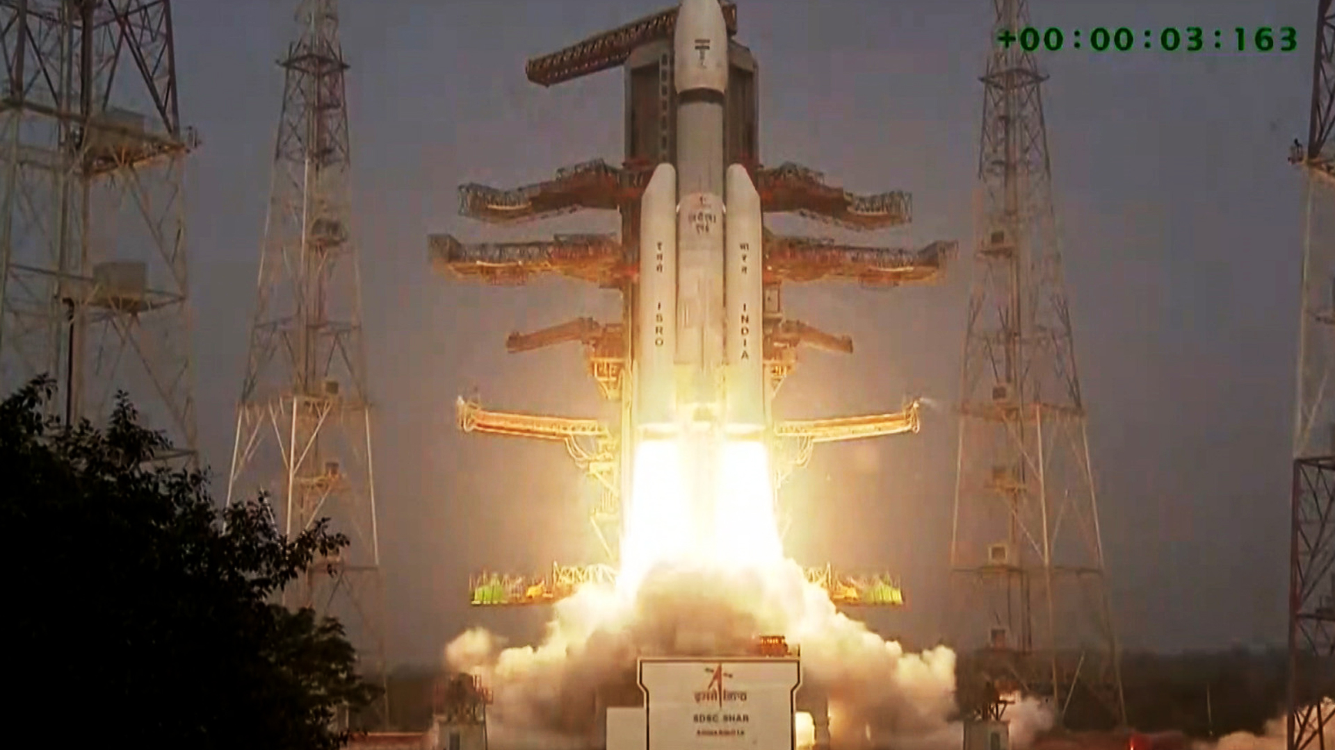 India's 'Bahubali' Rocket Blasts Off Carrying Its Heaviest-Ever Satellite BlueBird 6
