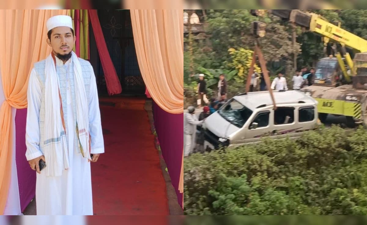 Muslim Cleric's Call On Microphone Saves 7 People In Sinking Vehicle