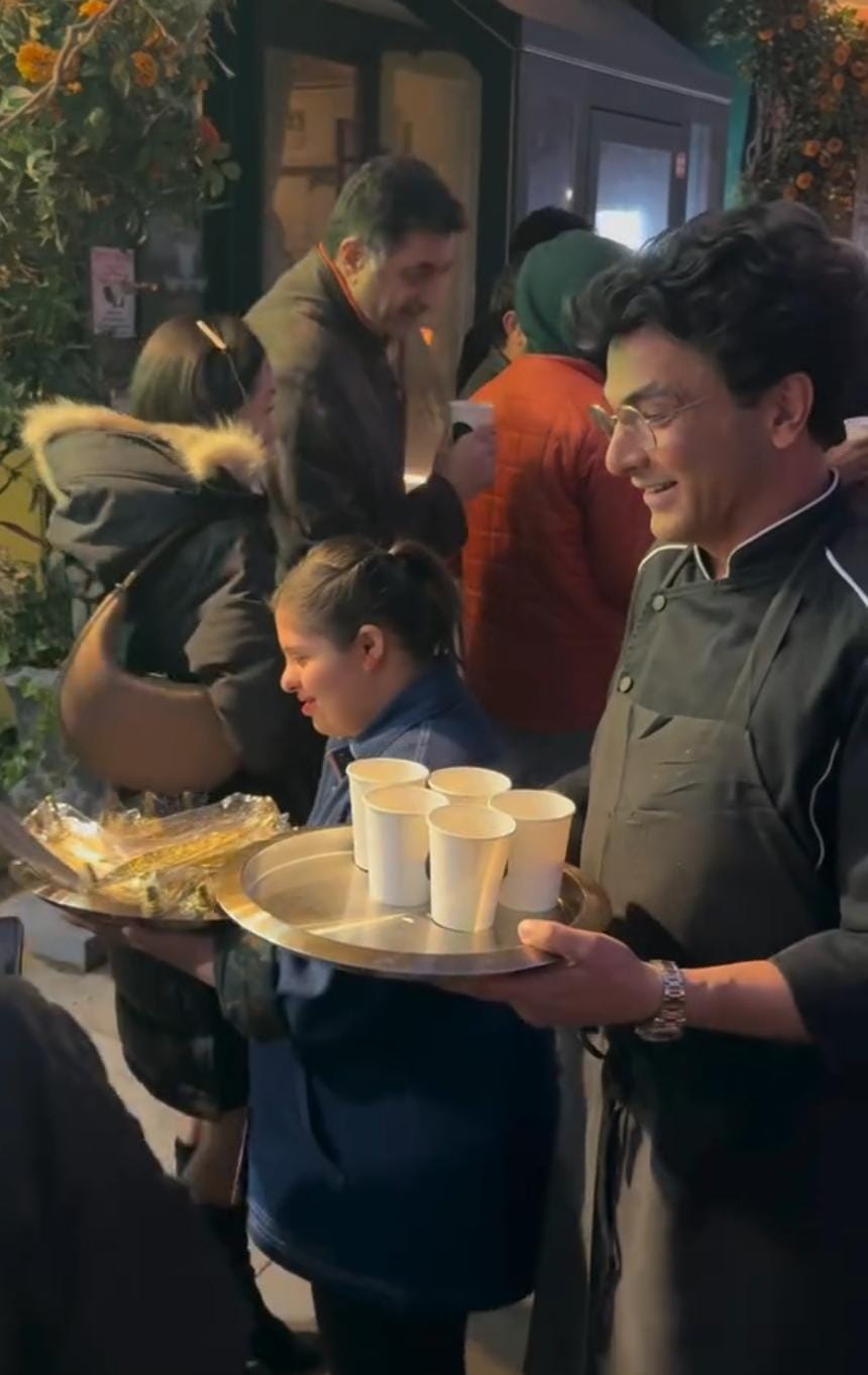 Chef Vikas Khanna Serves Mint Chai To Those Waiting Outside NY Restaurant