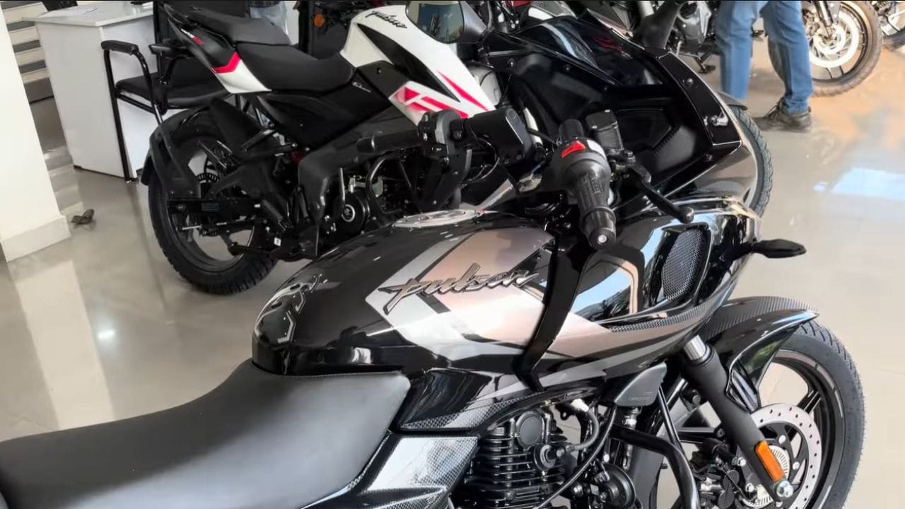 2025 Bajaj Pulsar 220F 2025 Bajaj Pulsar 220F