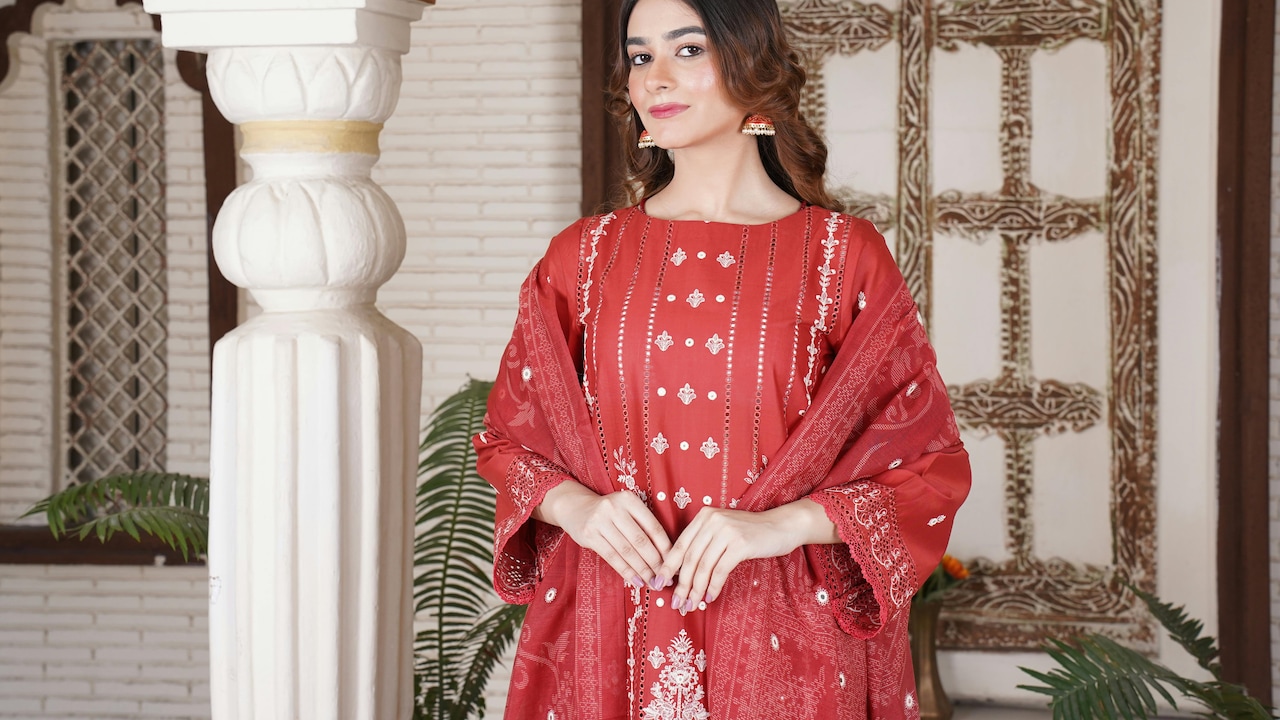 Red anarkali styles under ₹1,000 for easy wardrobe upgrade