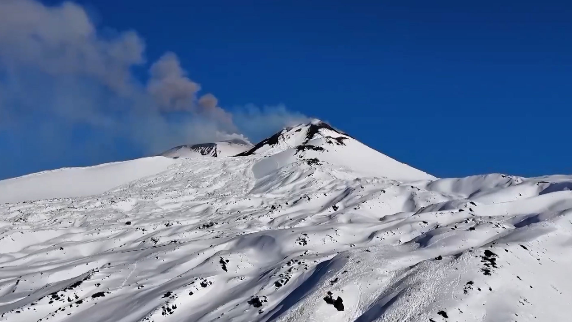 Tourists, Skiers Gather As Mount Etna Erupts In Sicily