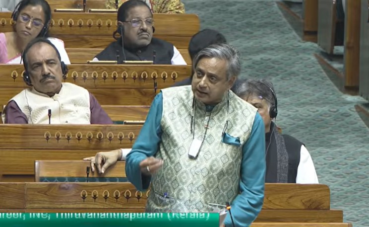 राम का नाम बदनाम मत करो... शशि थरूर का शायराना अंदाज, जी राम जी बिल पर लोकसभा में हुआ हंगामा