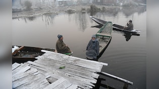 कश्मीर में 83 फीसदी कम बरसे बादल, झेलम का स्तर कई जगह शून्य से नीचे पहुंचा ; अब सिर्फ बर्फबारी ही सहारा
