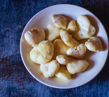 Shingada Fruit : बाजारात शिंगाडे दिसले म्हणून लगेच खाऊ नका; कुणासाठी शिंगाडा त्रासदायक, जाणून घ्या!