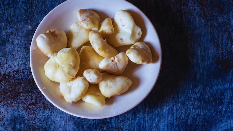 Shingada Fruit : बाजारात शिंगाडे दिसले म्हणून लगेच खाऊ नका; कुणासाठी शिंगाडा त्रासदायक, जाणून घ्या!