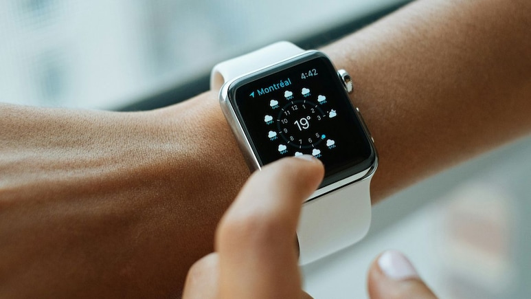 सिर्फ 999 रुपये में आने वाली 5 Smartwatch, मिलेगा स्टाइलिश लुक और दमदार फीचर्स भी