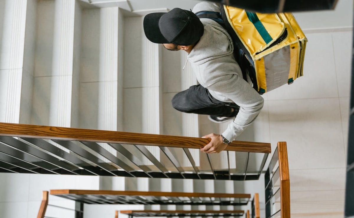 Speed Over Safety? 10-Minute Medicine Deliveries By Blinkit, Zepto Spark Worry