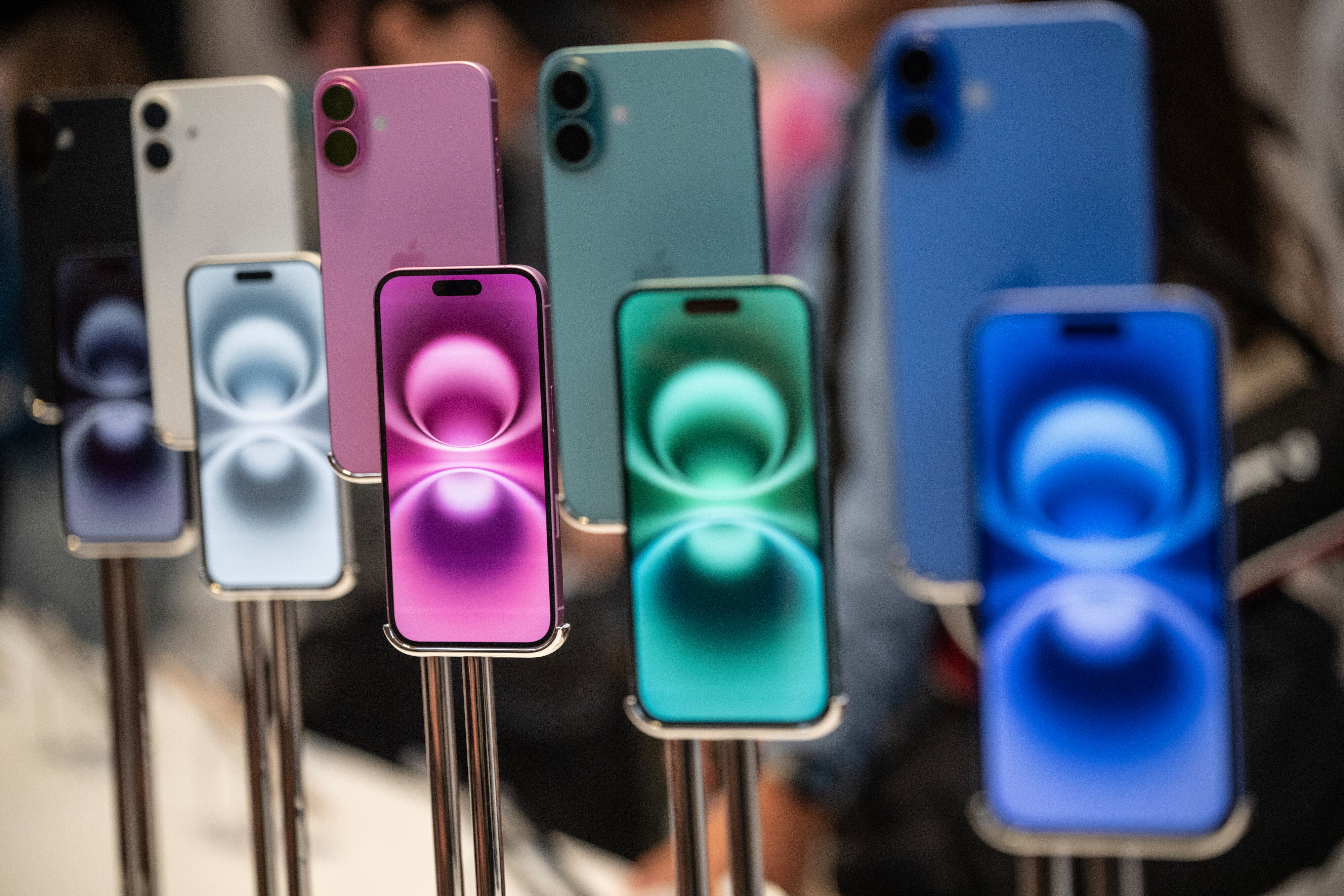Apple&rsquo;s $1 Billion Investment May Be Fleeting Win For Indonesia